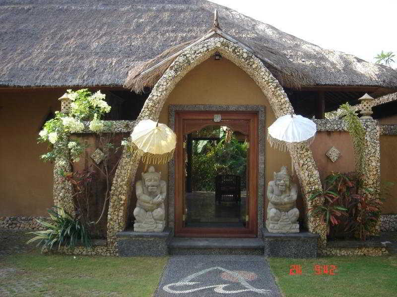 Hotel Puri Madawi Семиняк Екстериор снимка
