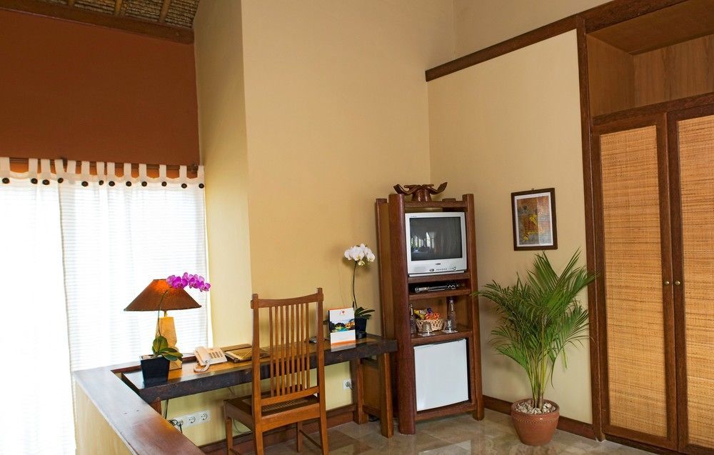 Hotel Puri Madawi Семиняк Екстериор снимка